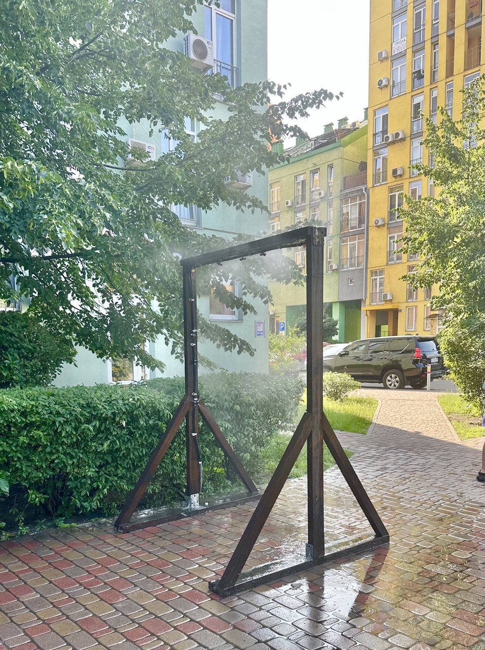 ☀️Спека прийшла до Києва, тому ми традиційно встановлюємо охолоджувальні рамки🫧
